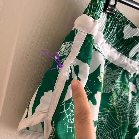 Green board shorts. - Picture 6 of 8